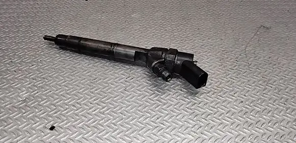 Mercedes-Benz A W168 Fuel injector 0445110015 A6680700587