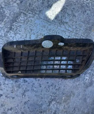 Volkswagen Golf III Front bumper lower grill 1H6853666
