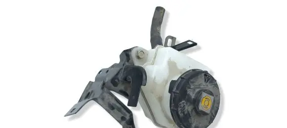 Honda ZR-V Brake fluid reservoir 