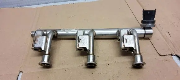 Ford Focus ST Fuel main line pipe DM5G9H487AA 0900944268 0261555137
