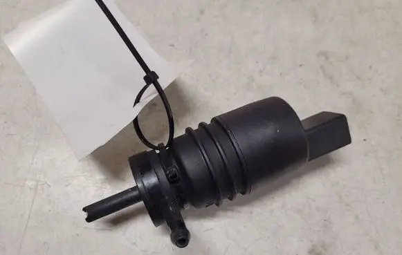 BMW X5 E53 Windscreen/windshield washer pump