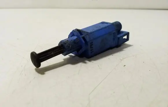 Volkswagen PASSAT B4 Brake pedal sensor switch 1H0927189