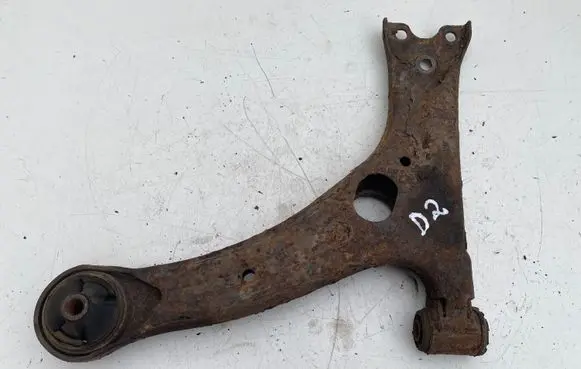 Toyota Avensis T250 Front lower control arm/wishbone