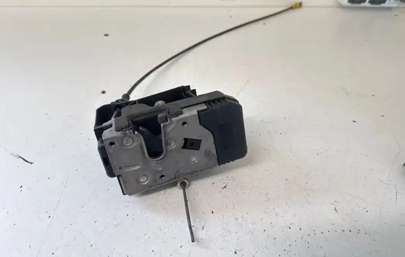 Renault Trafic II (X83) Front door lock 8200008261 91166229