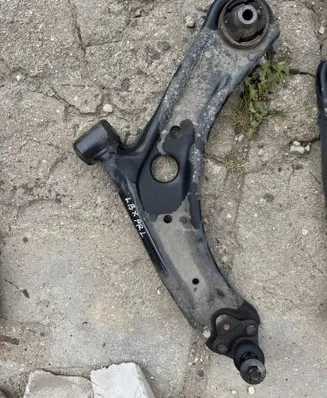 Lexus LBX Front lower control arm/wishbone ACSC