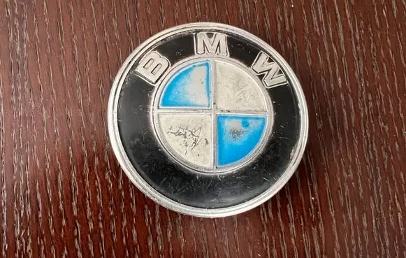 BMW 5 E39 Manufacturers badge/model letters 18268932