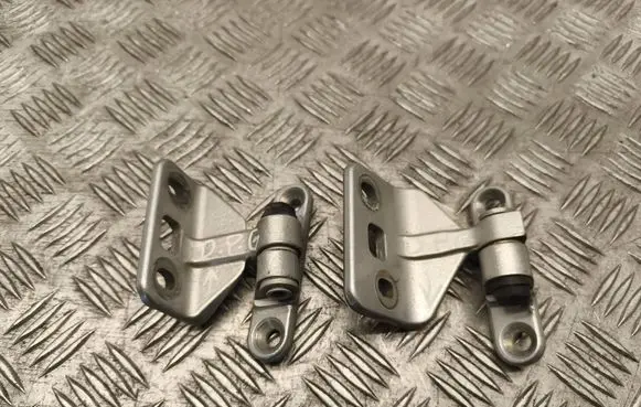 Mercedes-Benz E W211 Rear door hinge set A046572