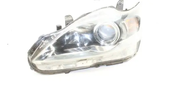 Lexus CT 200H Headlight/headlamp