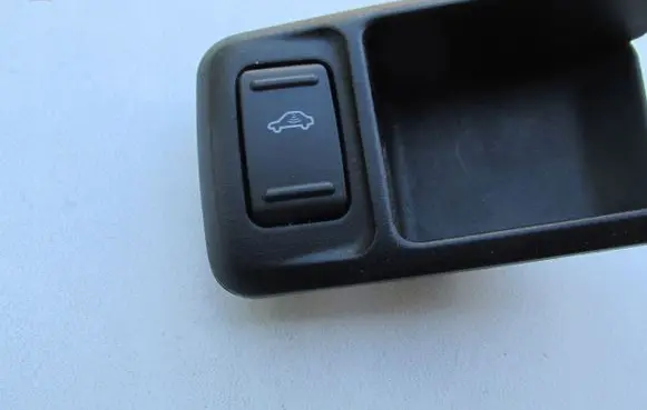 Ford Kuga I Tailgate/trunk/boot open switch 7M5T19H288AA