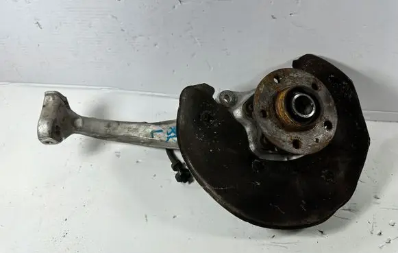Audi A5 8T 8F Front wheel hub spindle knuckle