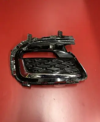Chrysler Pacifica Front fog light trim/grill 6WF65TRMAC 6WF65TRM