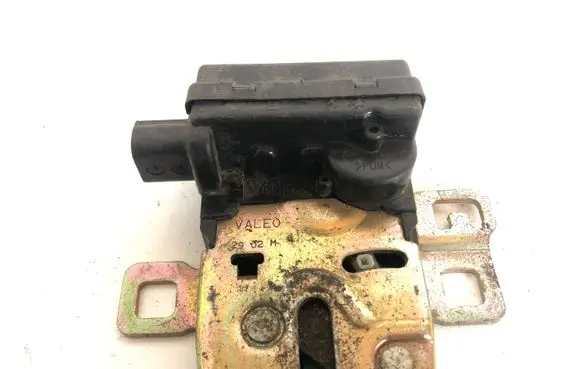 Mini One - Cooper R50 - 53 Tailgate/trunk/boot lock/catch/latch 7112349