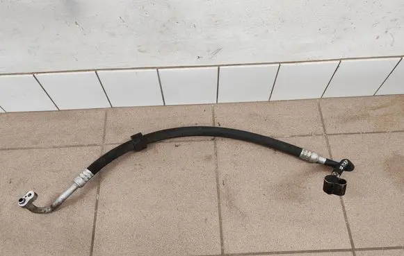 Audi A2 Air conditioning (A/C) pipe/hose 8Z0260701N