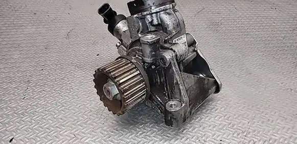 Renault Clio IV Fuel injection high pressure pump 0445010704 167007358R