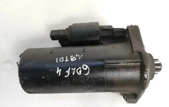 Volkswagen Golf V Starter motor 020011028