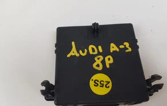 Audi A3 S3 8P Gateway control module 1K0907530D 1K0907951
