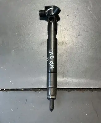 Mercedes-Benz E W212 Fuel injector A6510704987
