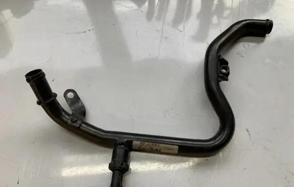 Audi Q5 SQ5 Engine coolant pipe/hose 059121070E
