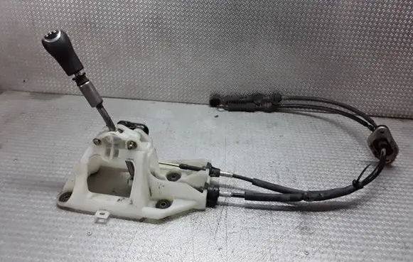 Mitsubishi Outlander Gear shifter/selector