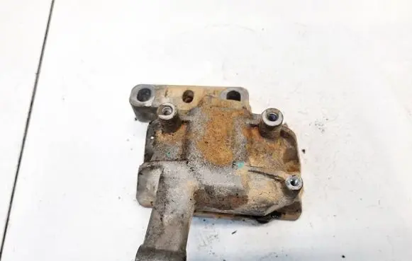 Audi Q3 8U Engine mount bracket 5N0199262