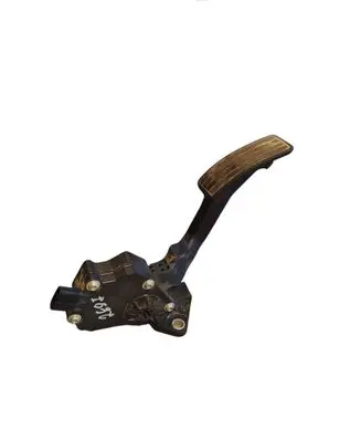 Accelerator throttle pedal