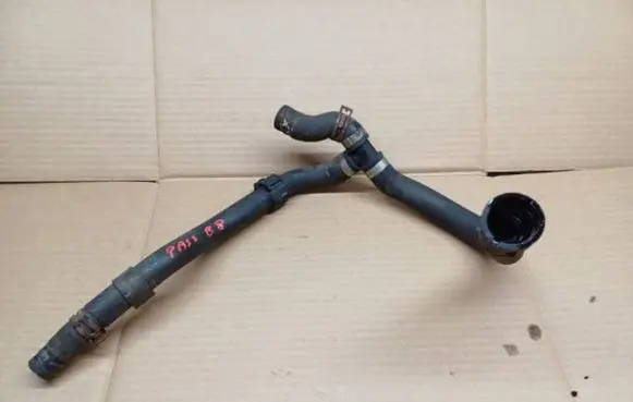 Volkswagen PASSAT B8 Engine coolant pipe/hose 70118