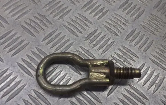 Ford Focus C-MAX Tie down hook / loop 