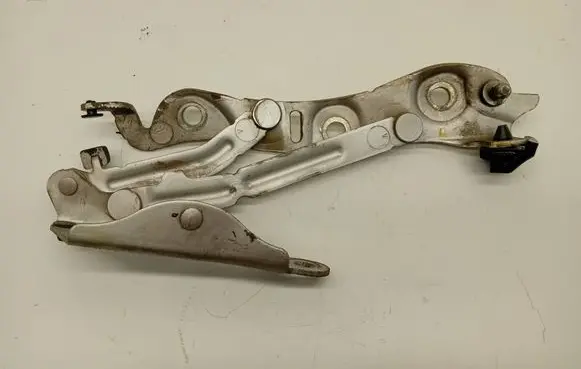 Volvo S60 Tailgate/trunk/boot hinge