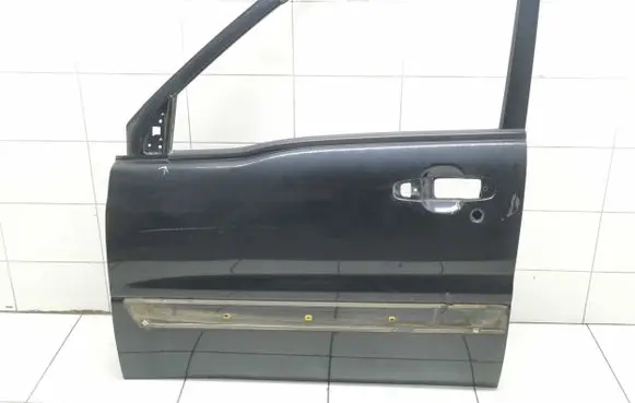 Suzuki Grand Vitara II Front door