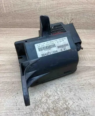 Peugeot 206 Fuse module 9642711580 A01