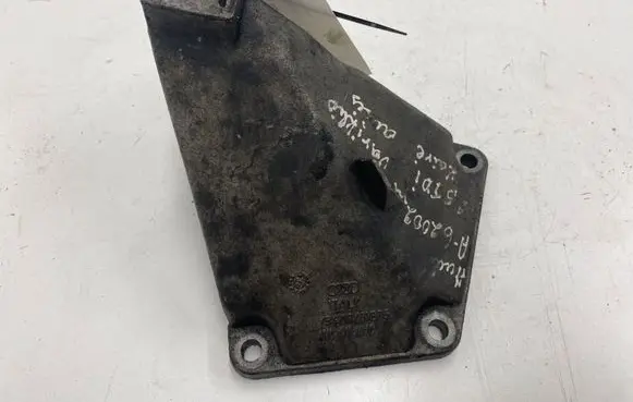 Audi A6 S6 C5 4B Engine mounting bracket 4B0199307C