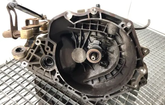 Manual 5 speed gearbox