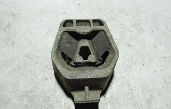 Audi A6 S6 C4 4A Engine mount bracket 4A0399151D