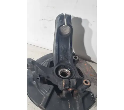 Volvo XC70 Front wheel hub spindle knuckle