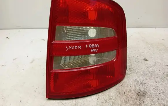 Skoda Fabia Mk1 (6Y) Rear/tail lights 6Y9945112B