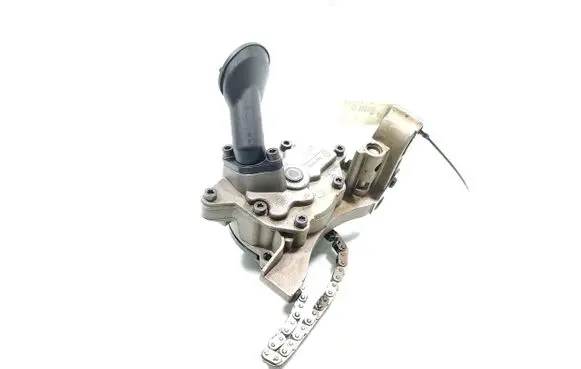 Volkswagen Golf VI Oil pump 1524105