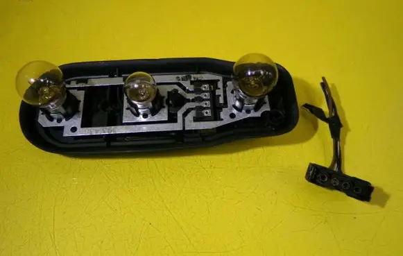 BMW 5 E39 Tail light bulb cover holder 8371324
