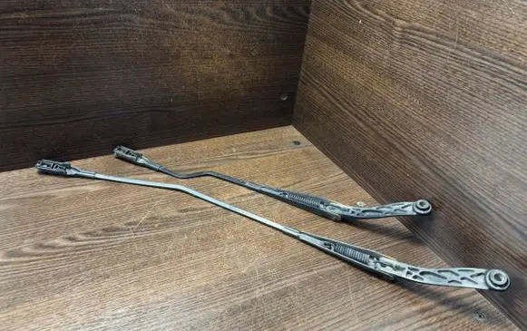 Fiat Grande Punto Front wiper blade arm 51701423 51701422