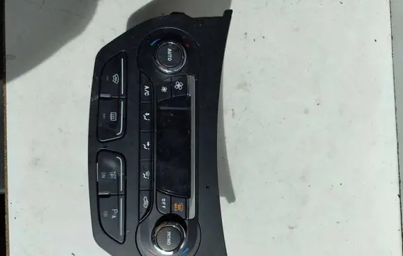 Ford C-MAX II Climate control unit AM5T18C612BG