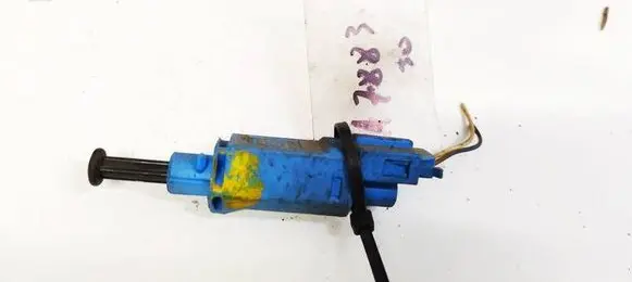 Volkswagen PASSAT B4 Brake pedal sensor switch 1H0927189
