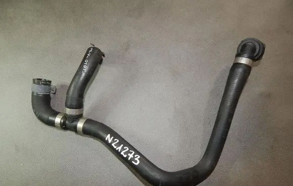 Volkswagen PASSAT B8 Engine coolant pipe/hose 5Q0121053C