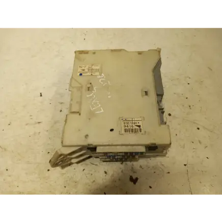Lexus IS 220D-250-350 Fuse module 8273053021 9934 6H070692