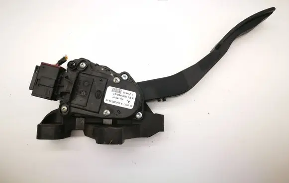 Mitsubishi Colt Accelerator throttle pedal A4543000204