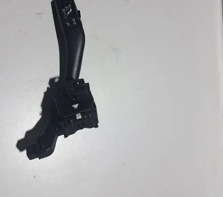 Volkswagen Touran I Indicator stalk ANP80H013F 88F0120C