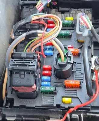 Peugeot 207 BSM Control unit 9661708180 BSML1000 BSML10