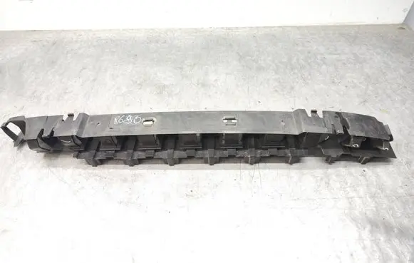 Front bumper mounting bracket