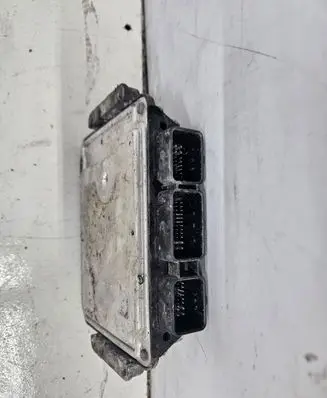 Nissan Primera Engine control unit/module 0281011645 8200391971 1039S04036