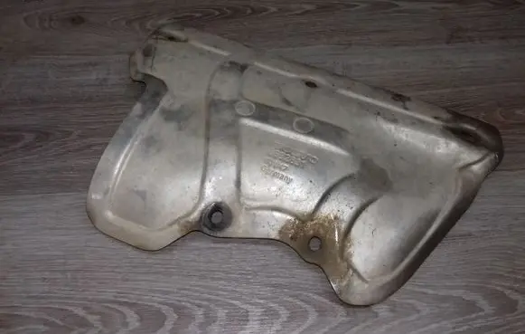 Volvo V70 Exhaust heat shield 8692831