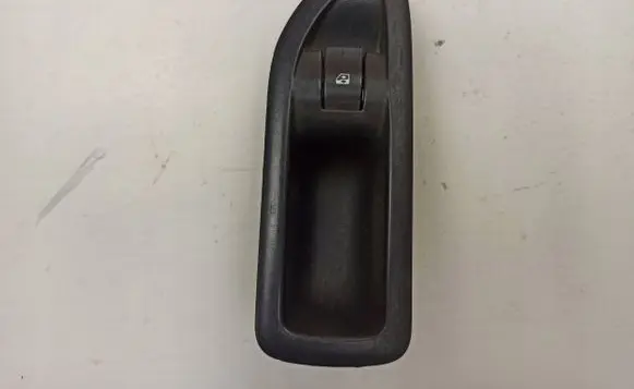 Renault Laguna II Quarter vent window switch 