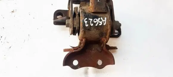 Mazda 6 Engine mount bracket